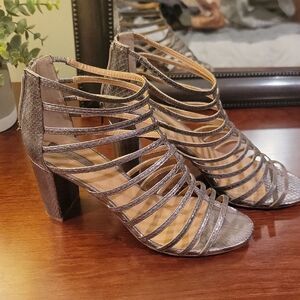 Tahari S trappy Metallic Block Heel Sandals Sz 9